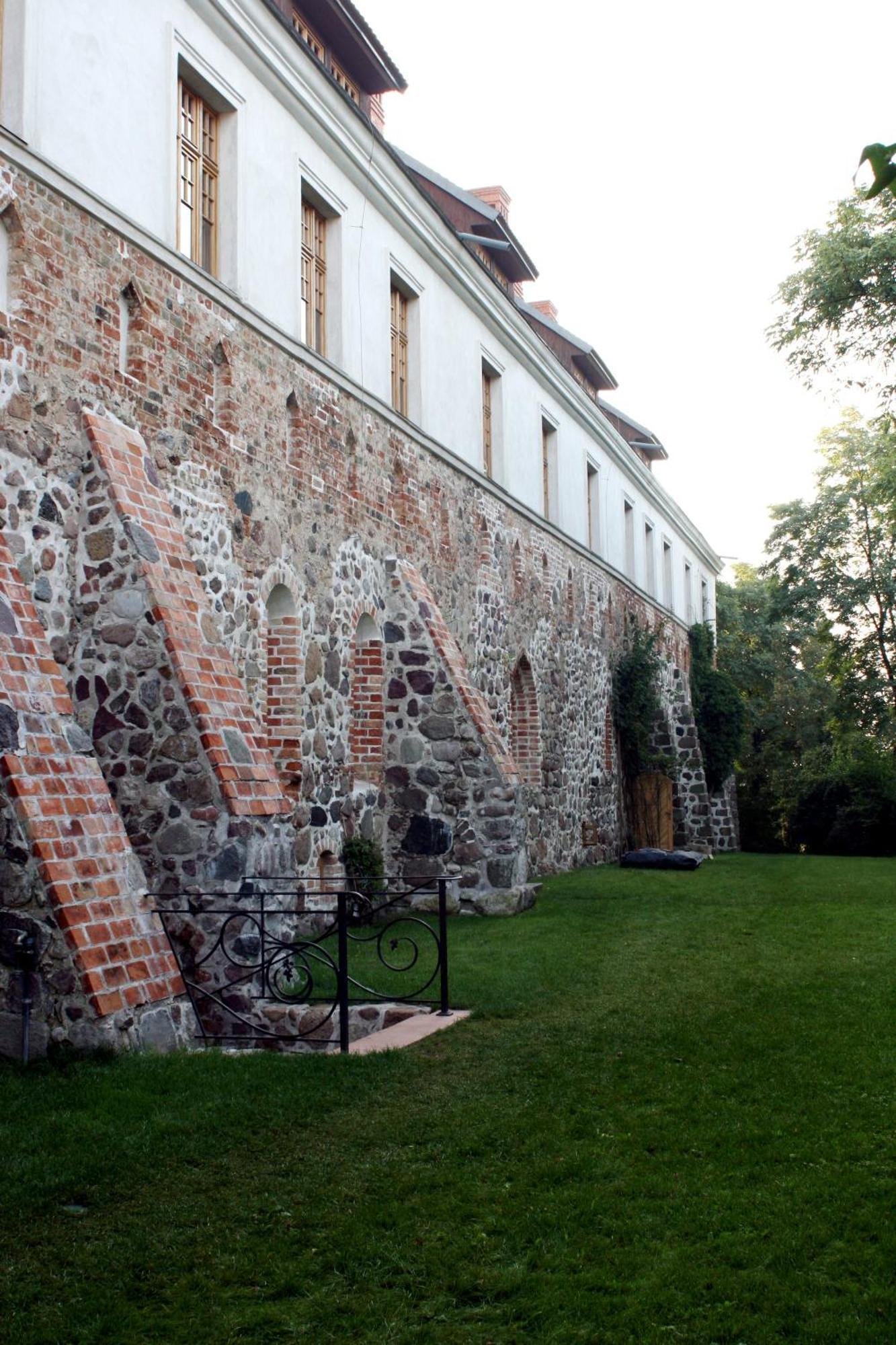 Klasztor Cedynia Hotel Exterior photo